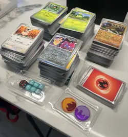 Mixed Lot of 1000 Pokemon Cards Common/Uncommon NM Bulk With TCG Accessories - Image 1