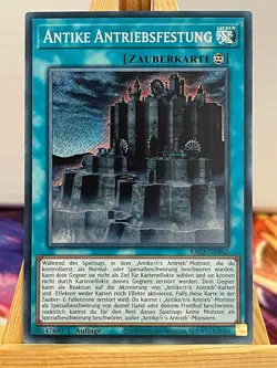 Antike Antriebsfestung RA03-DE062 Secret Rare Deutsch NM YUGIOH - Image 1