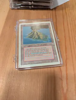 Volcanic Island - Revised Edition - Dual Land - Vintage MTG - LP - 1994 - Image 3