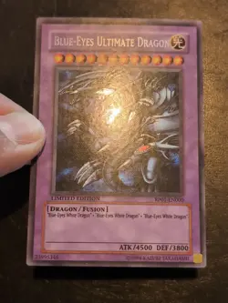 Yu-Gi-Oh SECRET RARE BLUE-EYES ULTIMATE DRAGON RP01-EN000 1996 COPYRIGHT VLP - Image 2