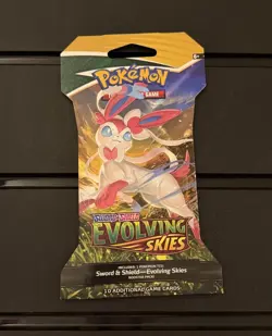 Pokemon TCG: Sword & Shield Evolving Skies Sleeved Booster Pack Sylveon Mint - Image 1