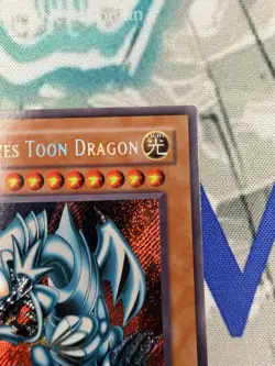 Yu-Gi-Oh! - Blue-Eyes Toon Dragon Magic Ruler MRL-000 1st Edition Secret Rare - Image 2