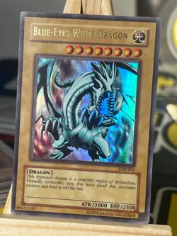 Blue-Eyes White Dragon LOB-001 Ultra Rare Unlimited Near Mint Yugioh - Image 1