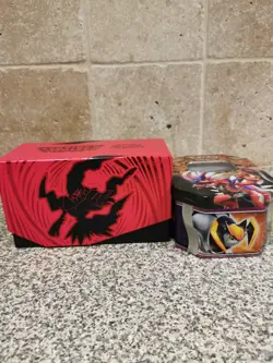 1000 Pokemon card job lot bulk collection includes Holo/Rev Holo and tins - Image 1