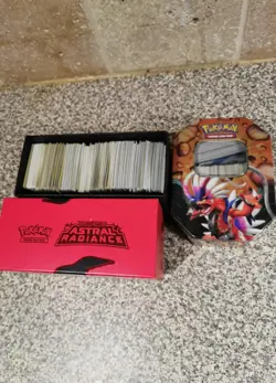 1000 Pokemon card job lot bulk collection includes Holo/Rev Holo and tins - Image 2