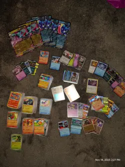 Pokemon TCG Bulk Card Lot HOLO/REVERSE HOLO/ COMMON/UNCOMMON + Energies Mega - Image 1