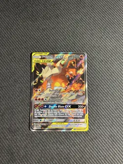 Pokemon TCG Reshiram & Charizard GX SM201 Sm Holo MP - Image 3