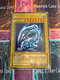 Yu-Gi-Oh! TCG Blue-Eyes White Dragon SDK-001 Ultra Rare Unlimited MP/HP - Image 1