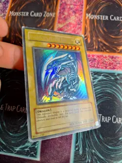 Yu-Gi-Oh! TCG Blue-Eyes White Dragon SDK-001 Ultra Rare Unlimited MP/HP - Image 2