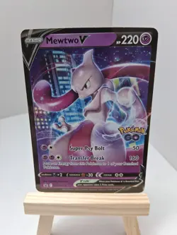 Pokemon TCG, Mewtwo V SWSH223 - Black Star Promo Pokemon Go NM/M - Image 1