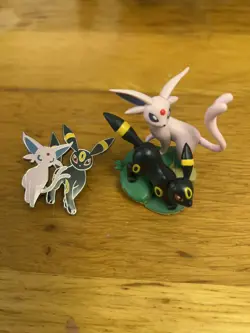 Pokemon Prismatic Evolutions Premium Collection Umbreon Espeon Figure and Pin - Image 1