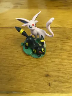 Pokemon Prismatic Evolutions Premium Collection Umbreon Espeon Figure and Pin - Image 4