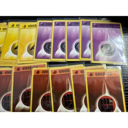 x31 Shadowless Energy Base Set Pokemon Card Lot Vintage WOTC! - Image 3