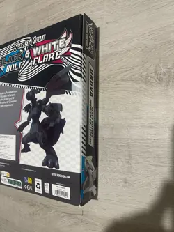 Pokemon TCG: Unova Heavy Hitters Premium Collection Black Bolt & White Flare - Image 3