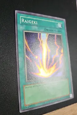 Yu-Gi-Oh! TCG Raigeki - The Legend of Blue Eyes White Dragon (LOB-053) NM/LP - Image 2