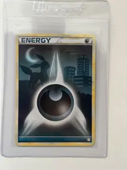 2010 Pokemon HGSS Umbreon Dark Energy 121/123 (non-holo) Lightly Played - Image 1