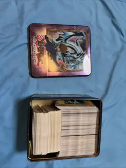 Yugioh Vintage Blue-Eyes White Dragon Kaiba Tin 2002 Original W/ Vintage Cards - Image 1