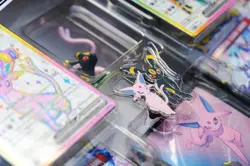 Pokemon TCG Scarlet and Violet Prismatic Evolutions Premium Figure Collection - Image 4