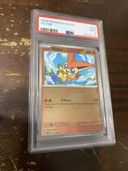 2025 POKEMON BLK EN-BLACK BOLT POKE BALL REVERSE HOLO #012 VICTINI PSA 9 - Image 1