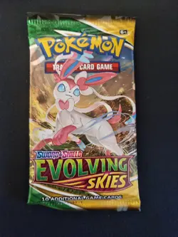 Sealed Evolving Skies Booster Pack Sword and shield pokemon booster TCG Sylveon - Image 1