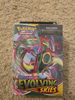 Sealed 3 Pack Evolving Skies Hanger Box Pokemon TCG Sword & Shield booster 820650851551 - Image 1