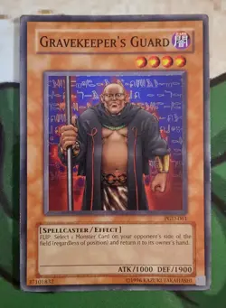 X 1 Yu-Gi-Oh TCG Gravekeeper's Guard SDMA-EN009 1st Edition LP - Image 1