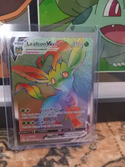 Pokemon TCG: Rainbow Rare Leafeon Vmax 204/203 Evolving Skies Full Art secret - Image 2