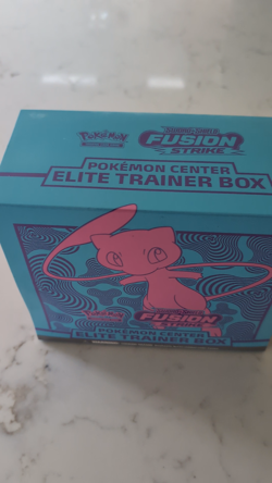 Fusion Strike Pokemon Center ETB Elite Trainer Box - Brand New & Sealed - Image 2