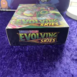 Sealed 3 Pack Evolving Skies Hanger Box Pokemon TCG Sword & Shield booster 820650851551 - Image 4