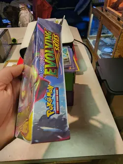Sealed 3 Pack Evolving Skies Hanger Box Pokemon TCG Sword & Shield booster - Image 2