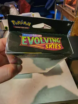 Sealed 3 Pack Evolving Skies Hanger Box Pokemon TCG Sword & Shield booster - Image 3
