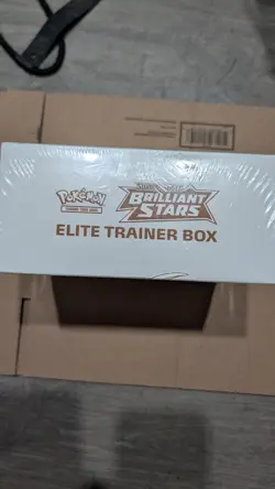 Pokemon Sword & Shield Brilliant Stars Elite Trainer Box ETB Sealed (Small Tear) 820650870125 - Image 2