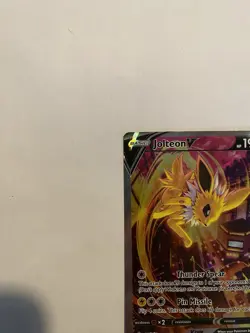 Jolteon V SWSH183 SWSH Black Star Promo Pokemon TCG Card NM - Image 2
