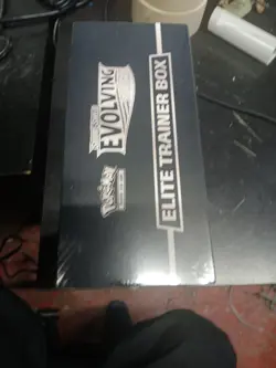 Pokemon TCG: Evolving Skies Elite Trainer Box ETB Sealed (LOOK AT PICS) - Image 5