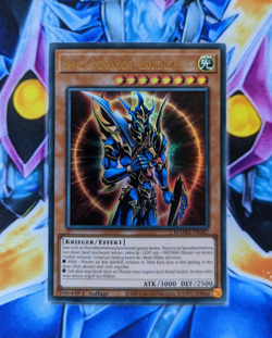 Yu-Gi-Oh! Schwarz Glanzender Soldat - Gesandter des Anfangs MAMA-DE047 ULTRA Dt. - Image 1
