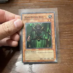 Yu-Gi-Oh Man-Eater Bug LOB-108 Super Rare Original Print LP - Image 1