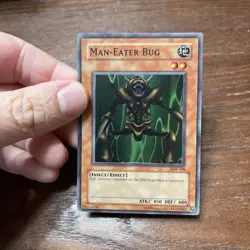 Yu-Gi-Oh Man-Eater Bug LOB-108 Super Rare Original Print LP - Image 3