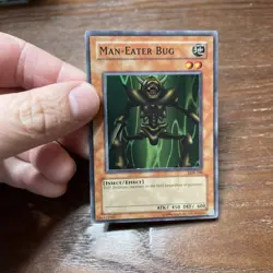 Yu-Gi-Oh Man-Eater Bug LOB-108 Super Rare Original Print LP - Image 4