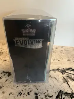 Pokemon TCG: Sword & Shield Evolving Skies - ETB Small Tear Please See Pics. 820650808944 - Image 5