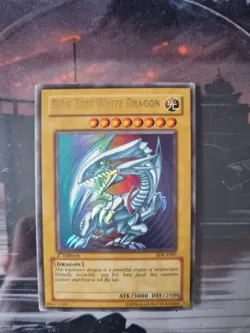 Yugioh Blue Eyes White Dragon SDK E001 1st.Edition Ultra Rare - Image 1