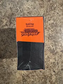 Pokemon Sword & Shield Vivid Voltage Elite Trainer Box ETB Factory Sealed NEW 820650807688 - Image 3