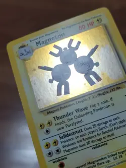 MP* Pokemon TCG Magneton Base Set 9/102 Holo Rare WOTC - Image 2