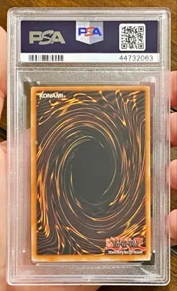 2004 Yu-Gi-Oh! BLUE-EYES WHITE DRAGON 1st Edition SKE-001 Super Rare PSA 8 NM-MT - Image 2