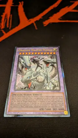 ** DRAGON MASTER MAGIA ** 1ST EDITION PRISMATIC ULTIMATE RARE RA04-EN055 YUGIOH - Image 2