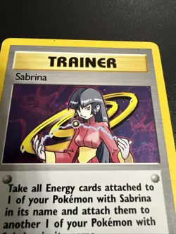 Vintage 1999 Sabrina Trainer (20/132) Holo Pokemon Card - Image 2