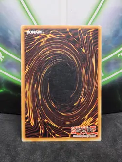 Yugioh Blue-Eyes White Dragon SDK-E001 Ultra Rare MP - Image 2