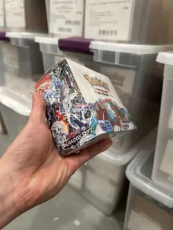 Pokemon TCG: Scarlet & Violet - Paradox Rift Booster Box - 36 Packs 820650863998 - Image 3