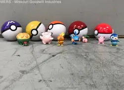Lot of Assorted Pokemon Accessory Toys and Pieces - Image 5