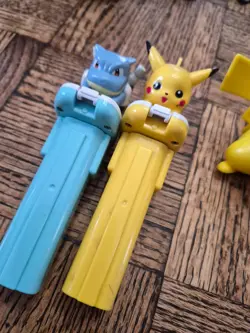 pokemon lot 2 vintage pez and toy and new cards - Image 2