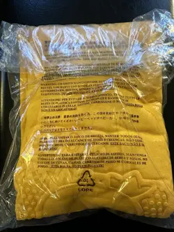 [M] Psyduck Pokemon Center NAIC 2025 Exclusive Embossed Sweater Psyduck NEW - Image 2